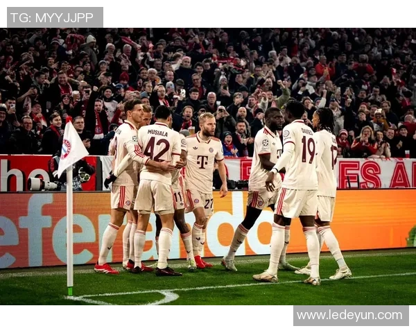 首回合曼联与巴黎激战正酣谁能在欧冠赛场上笑到最后